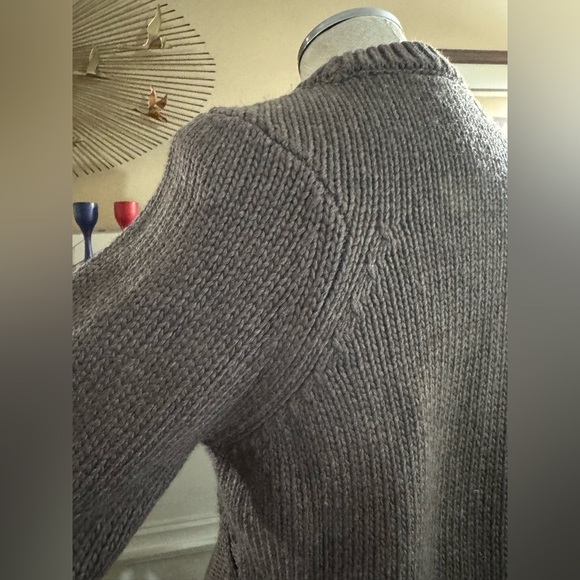 LOVERS AND FRIENDS Emory Keyhole Cable Pullover in Dark Taupe Brown size L - Picture 8 of 11